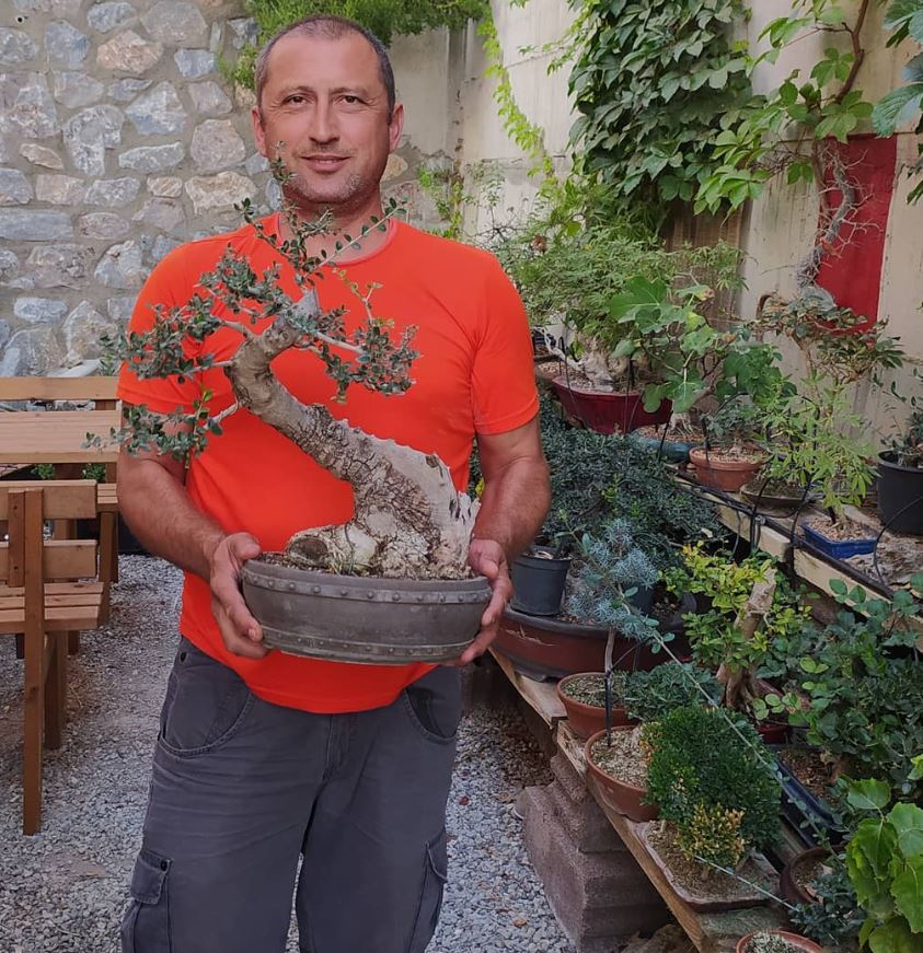 Bonsai ve seramik sanatçısı İlker Durak